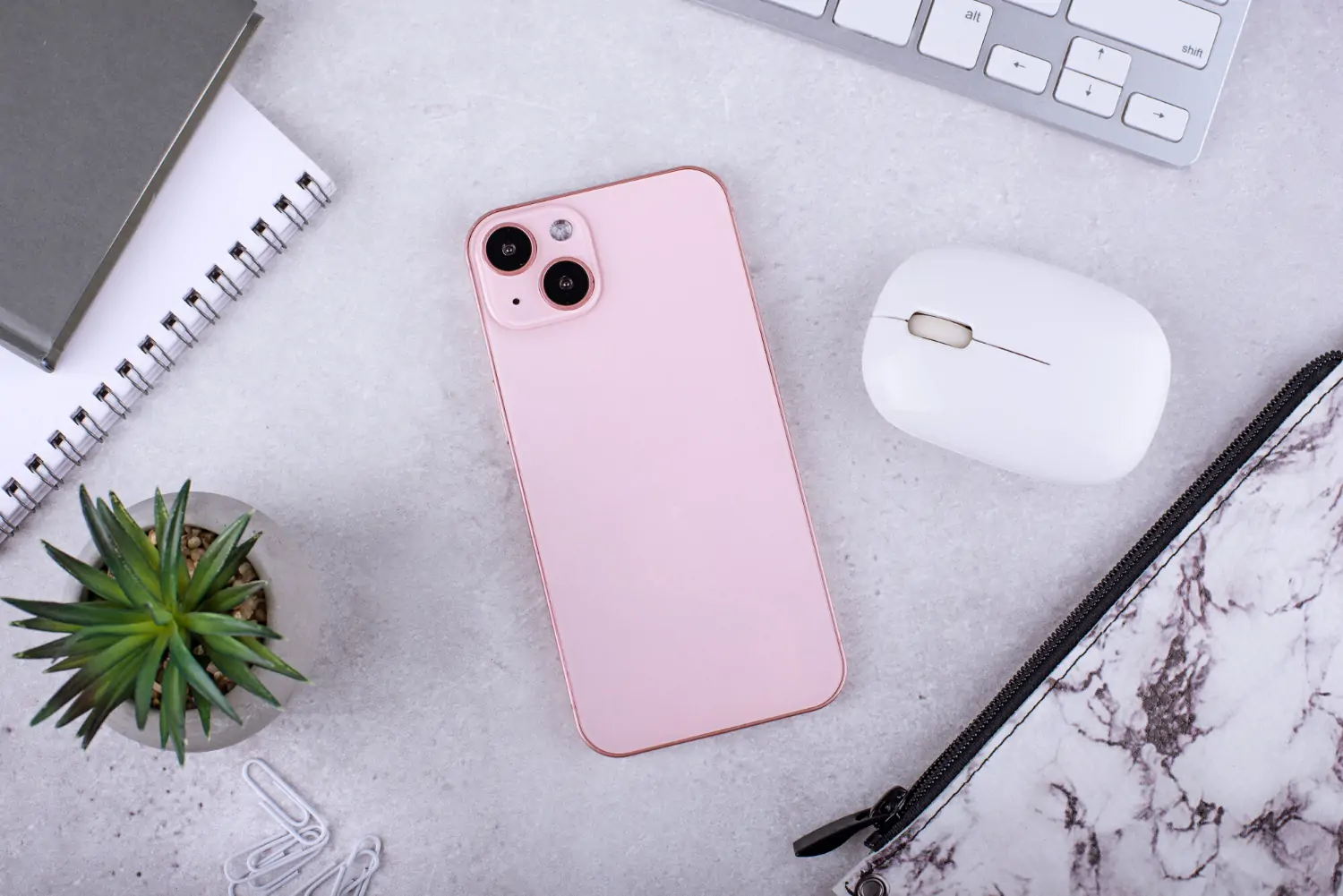 You are currently viewing Coque iPhone : un accessoire indispensable pour protéger et personnaliser votre smartphone